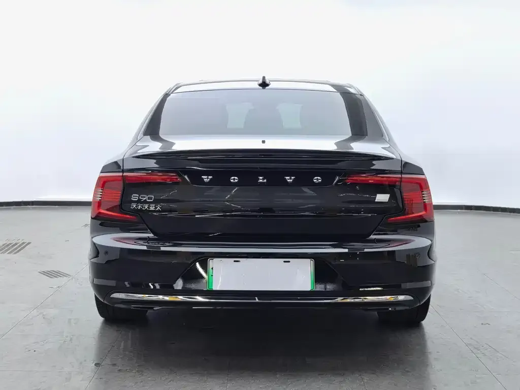 Volvo S90 PHEV 2024 из CN, фото 3