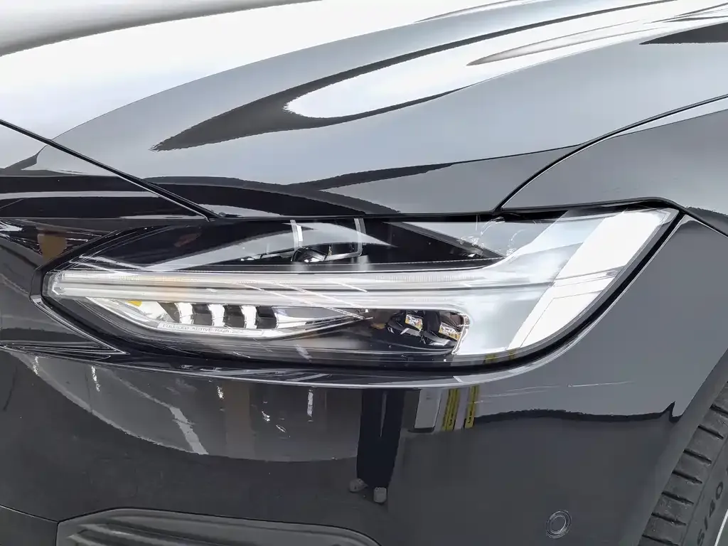 Volvo S90 PHEV 2024 из CN, фото 10