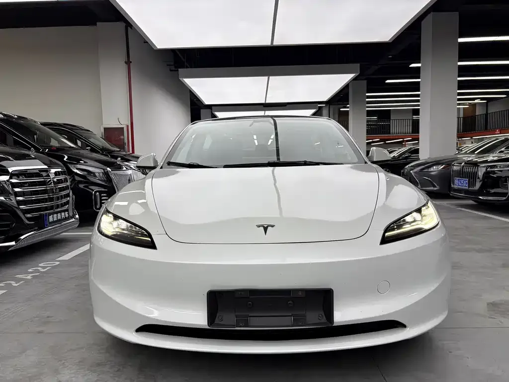 Tesla Model 3 — фото 4