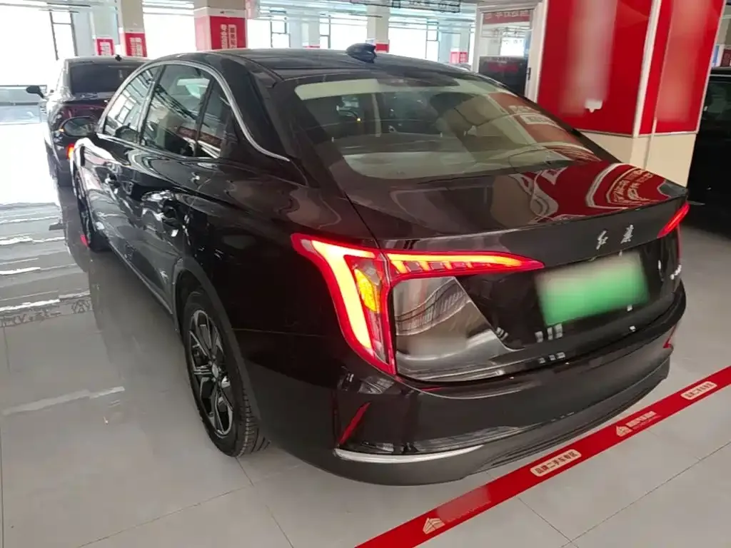 Hongqi E-QM5 — фото 5