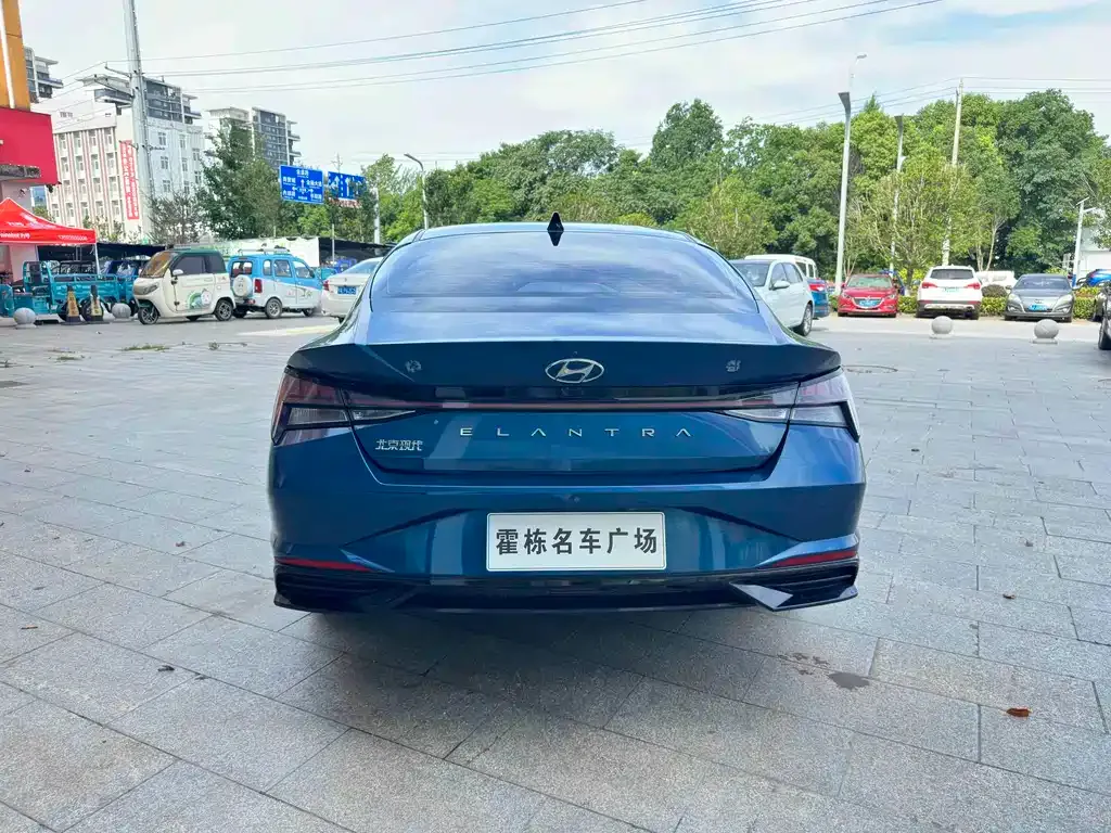 Hyundai Elantra — фото 5