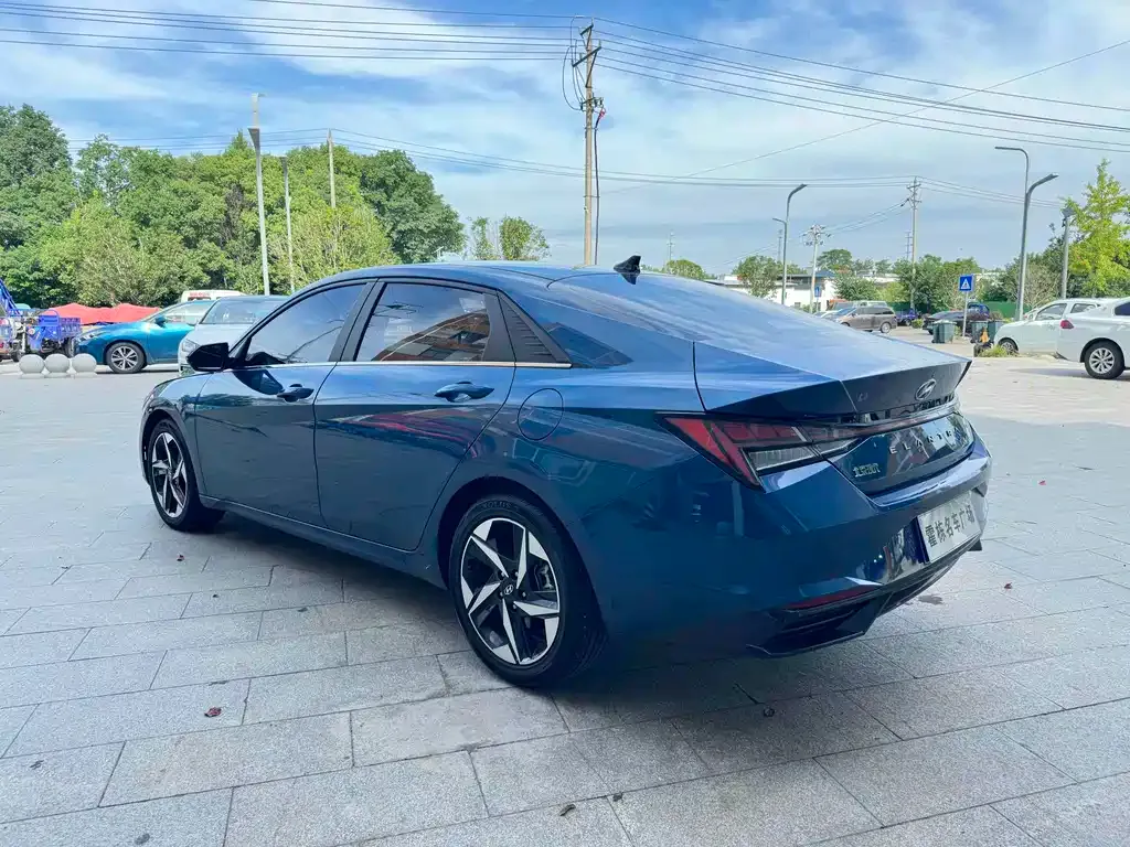 Hyundai Elantra — фото 4