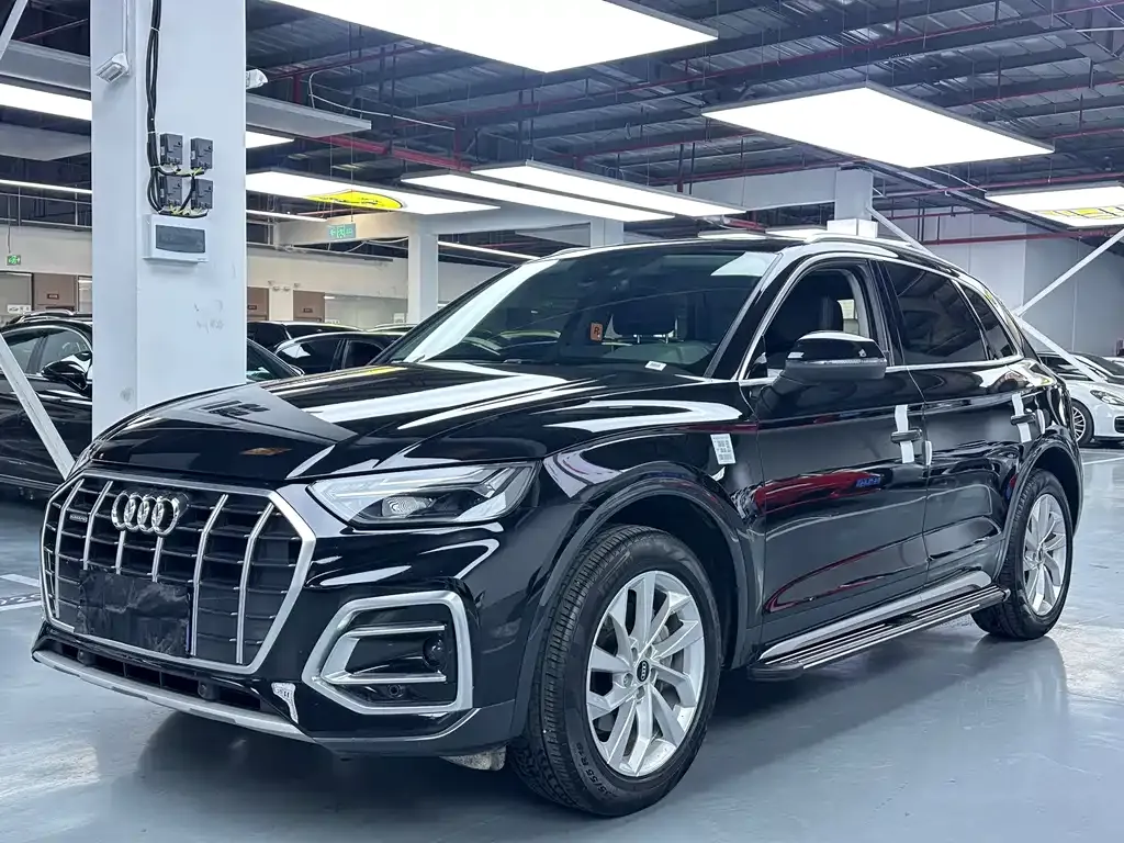 Audi Q5L — фото 1