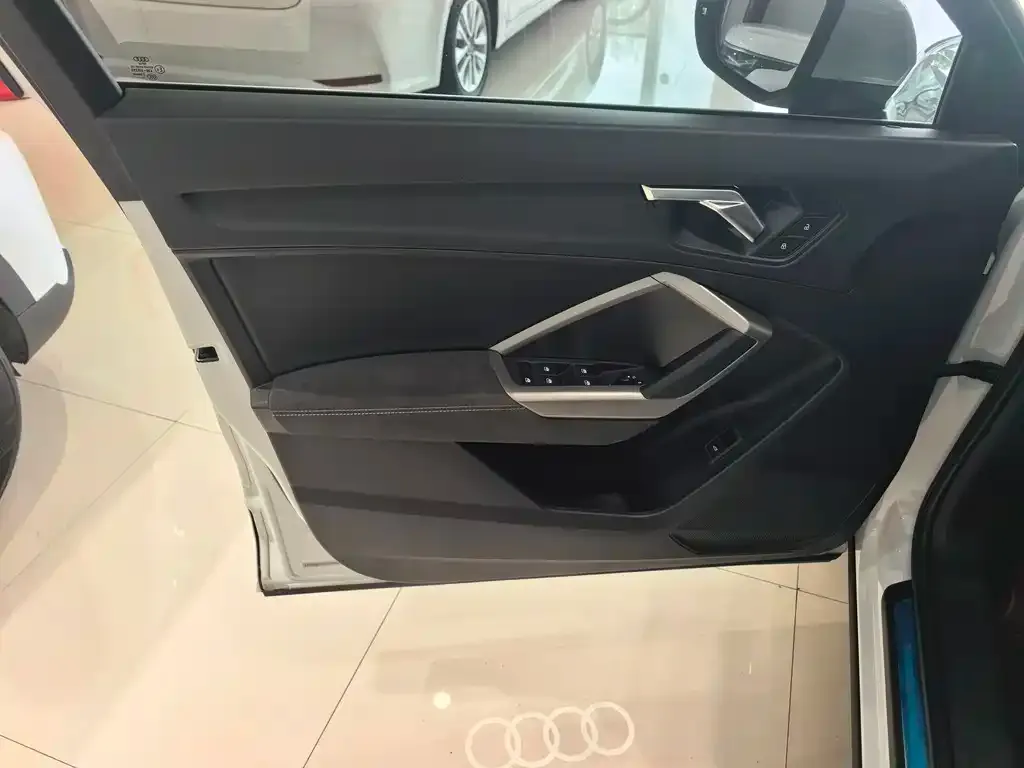 Audi Q3 — фото 7