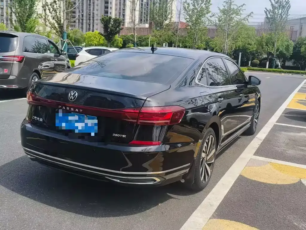 Volkswagen Passat — фото 10