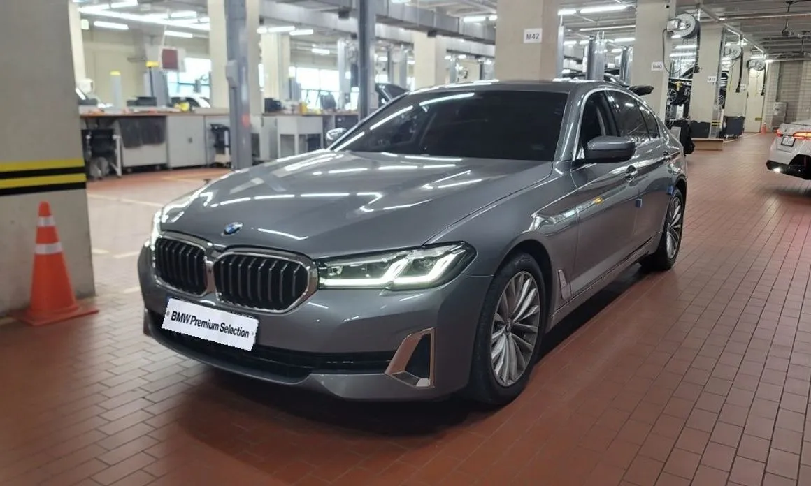 BMW 5-Series — фото 1