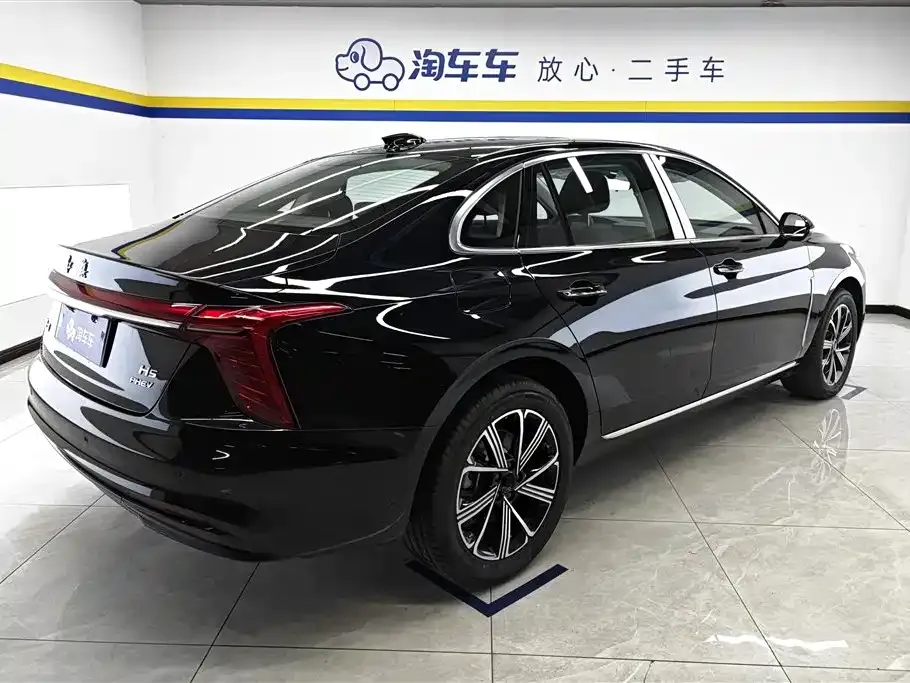 Hongqi H5 PHEV — фото 8