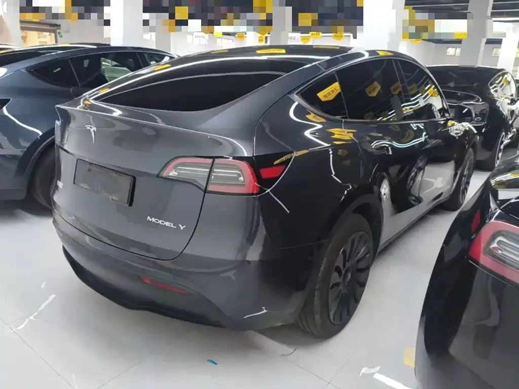 Tesla Model Y — фото 4