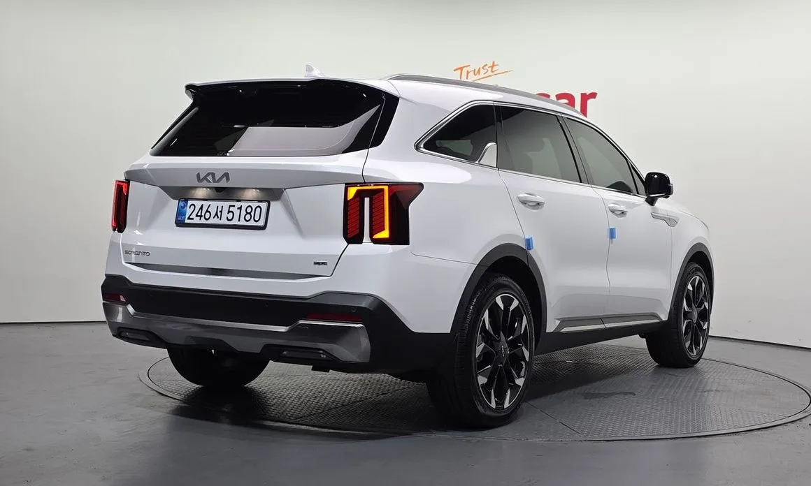 Kia Sorento — фото 4