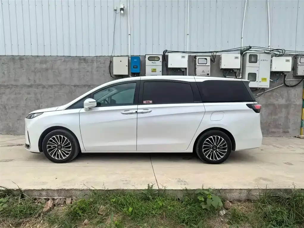 Buick GL8 Hybrid — фото 6