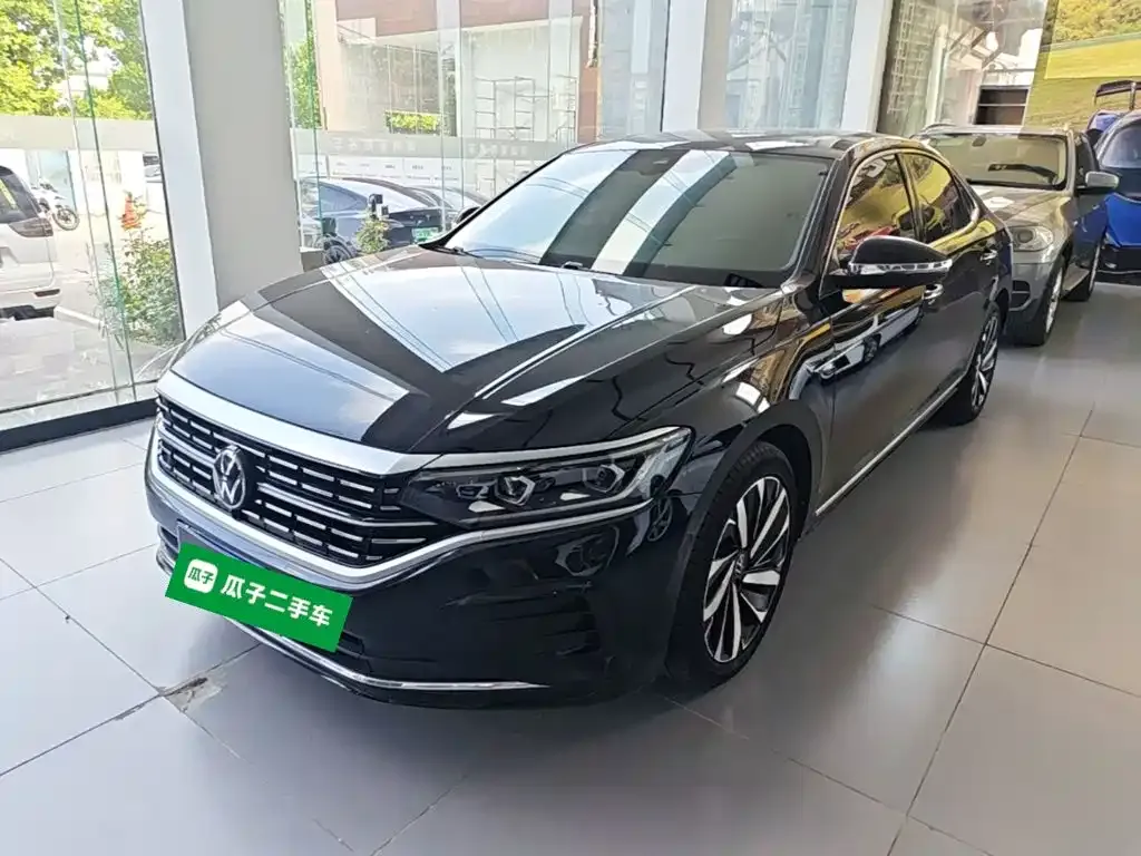Volkswagen Passat — фото 1