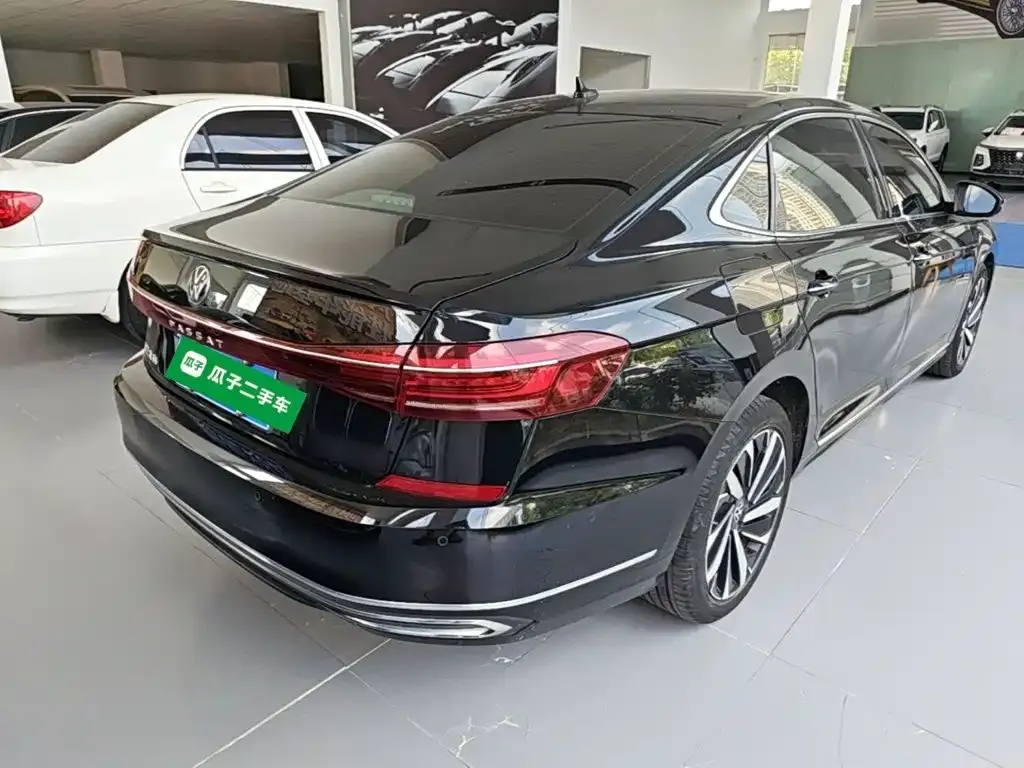 Volkswagen Passat — фото 10