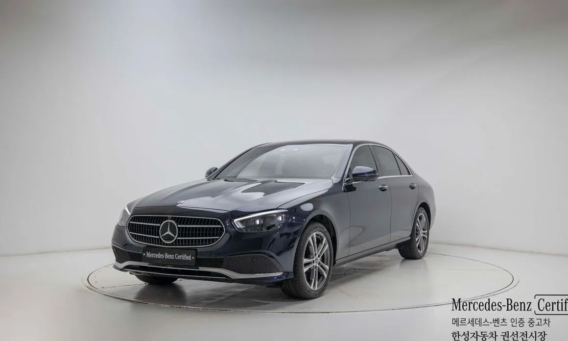 Mercedes-Benz E-Class — фото 1
