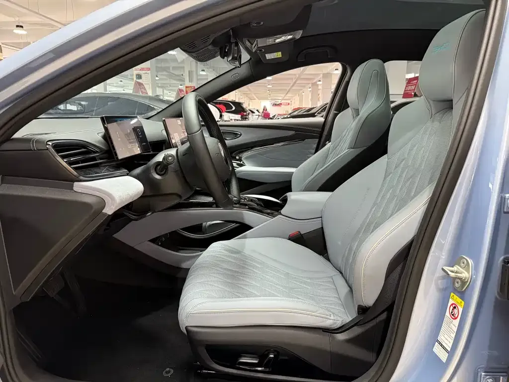 BYD Seal — фото 10