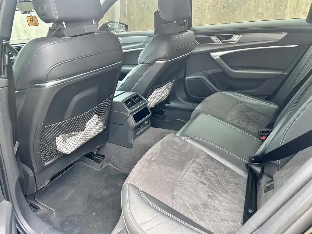 Audi A6L 2024 из CN, фото 3