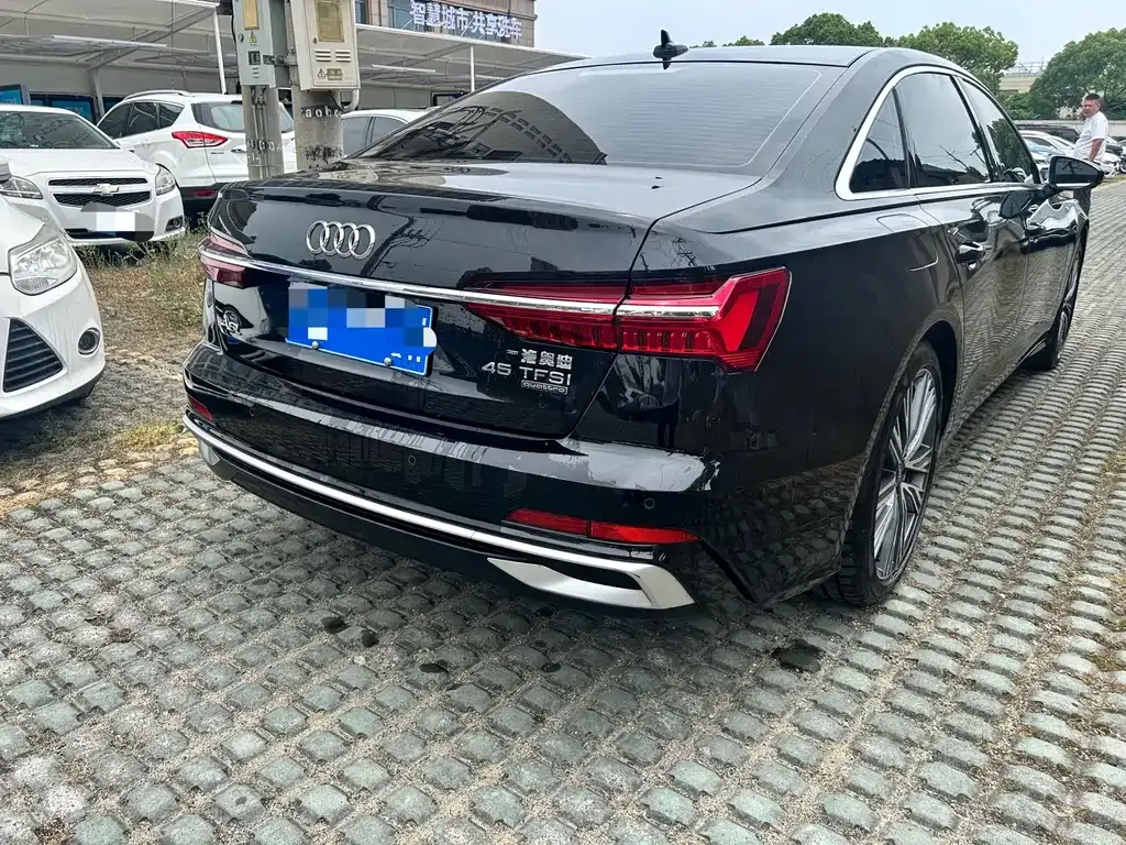 Audi A6L 2024 из CN, фото 9