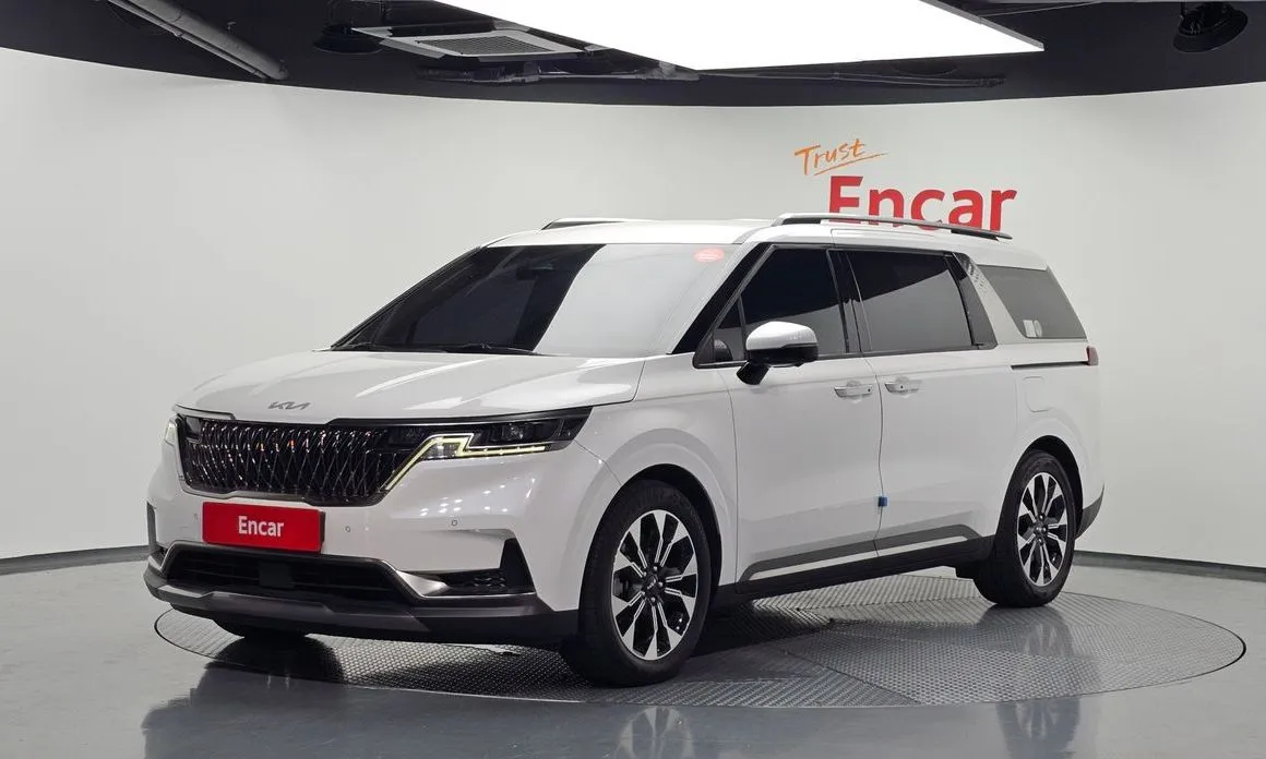 Kia Carnival — фото 1