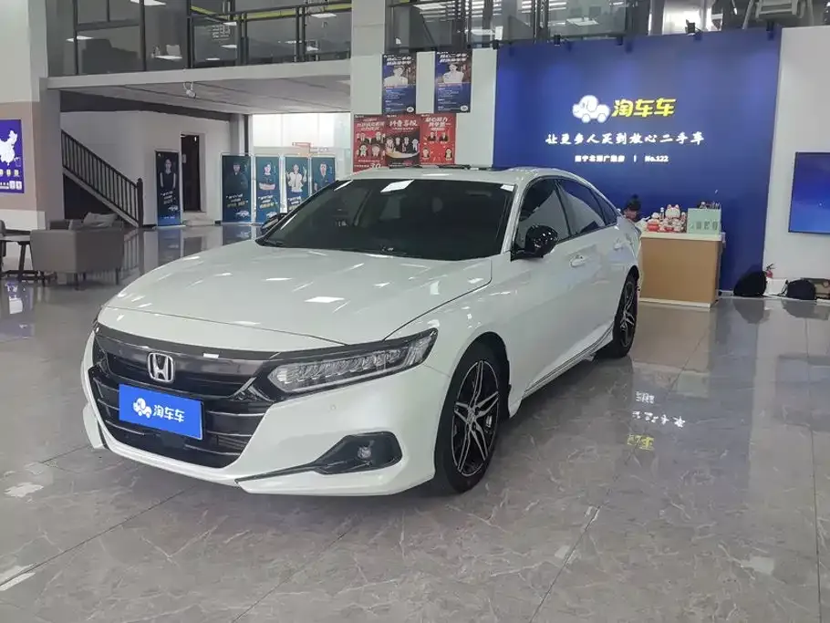 Honda Accord — фото 1