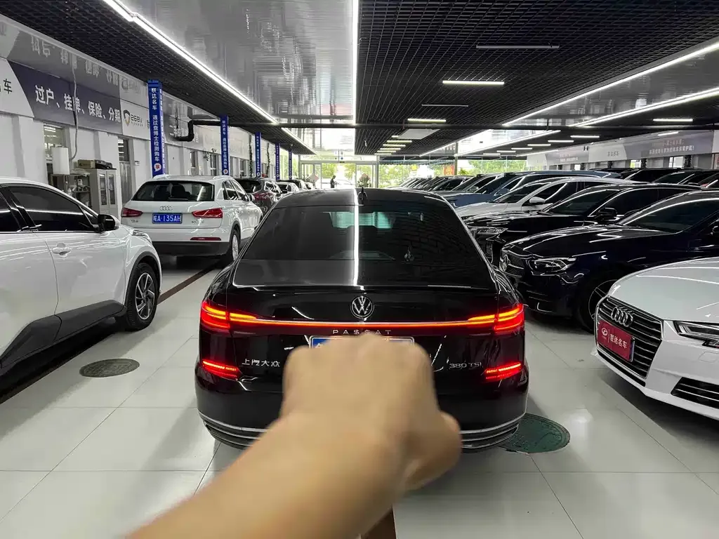 Volkswagen Passat — фото 6