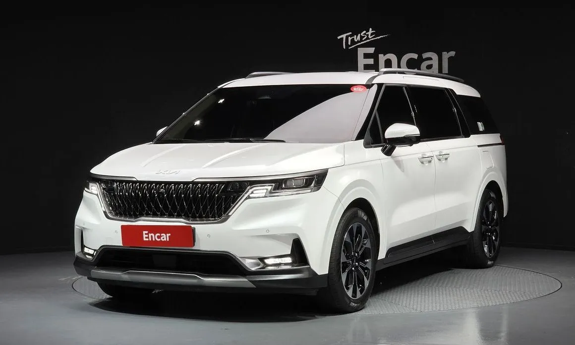 Kia Carnival — фото 1