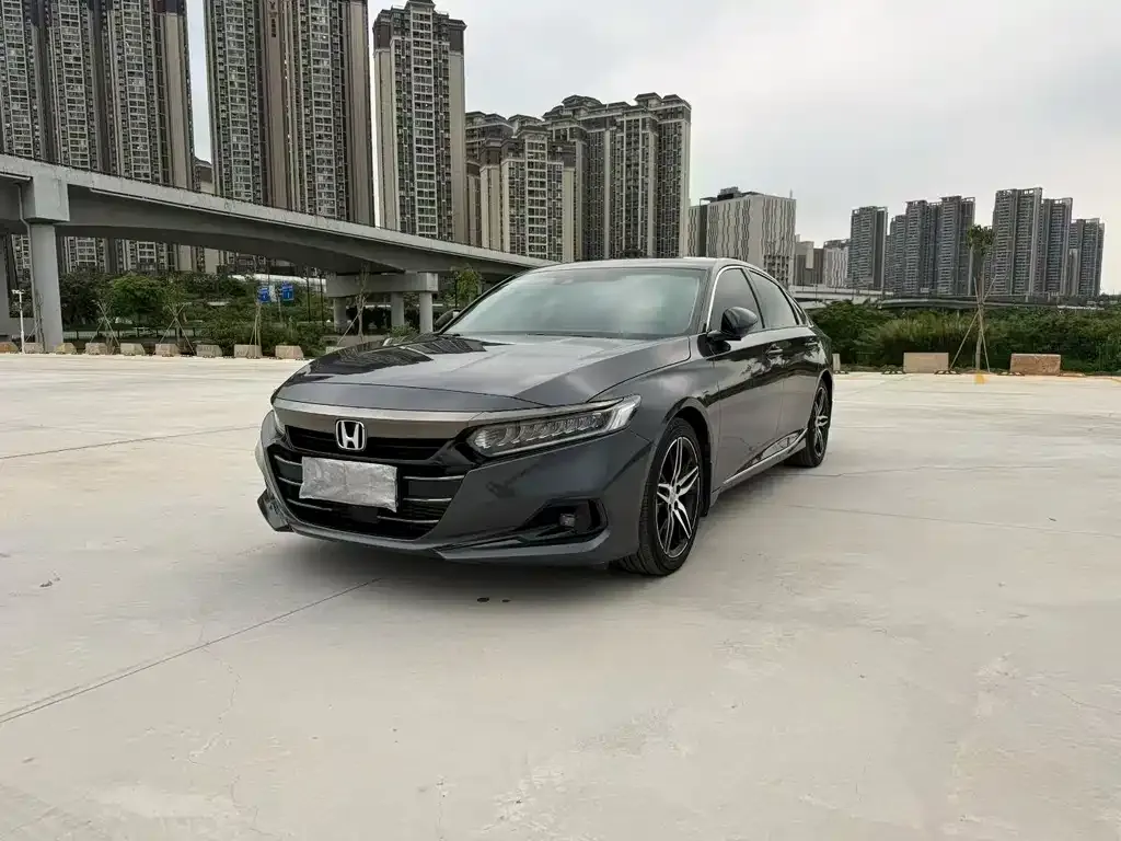 Honda Accord — фото 1
