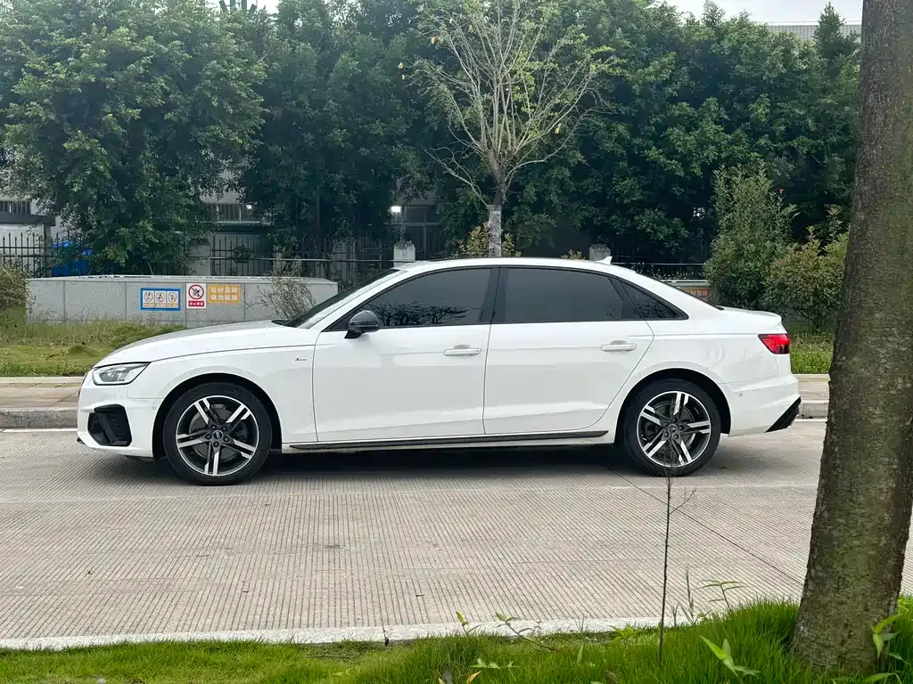 Audi A4L — фото 9