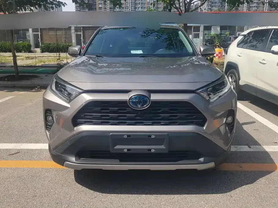 Toyota RAV4 — фото 10