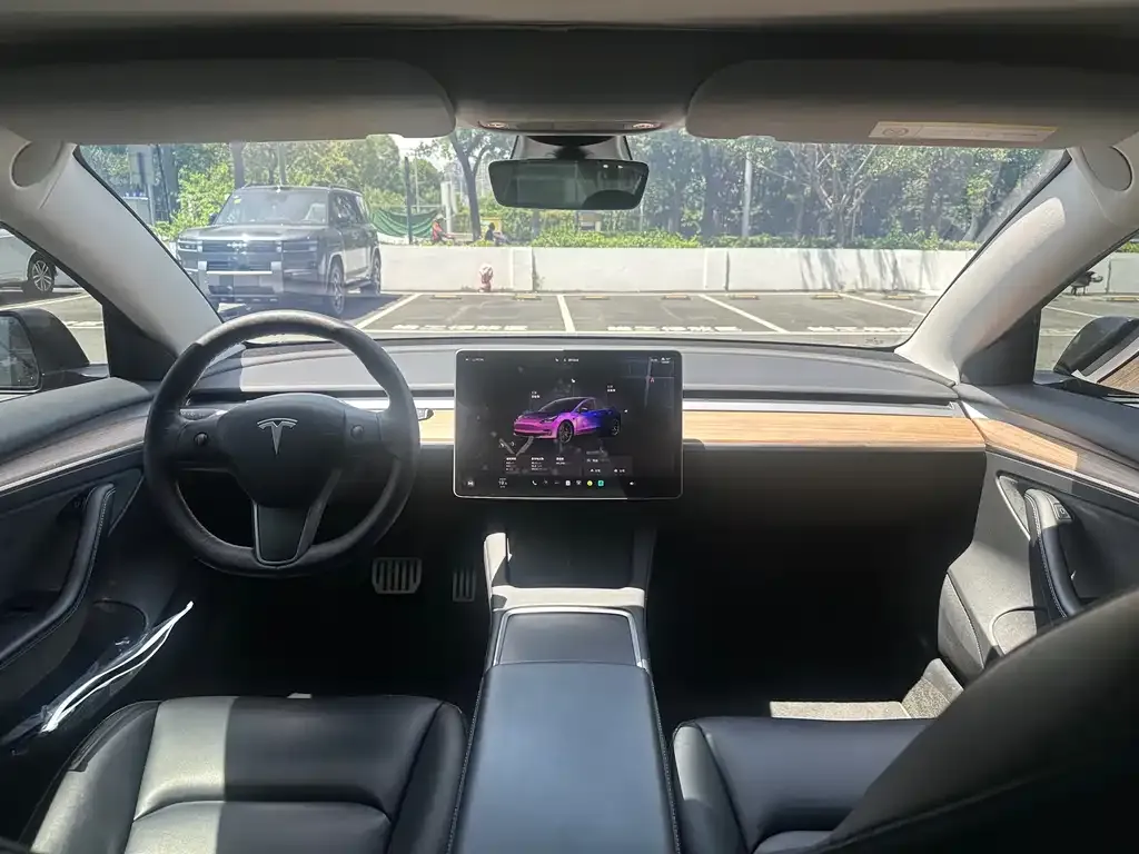 Tesla Model 3 — фото 4