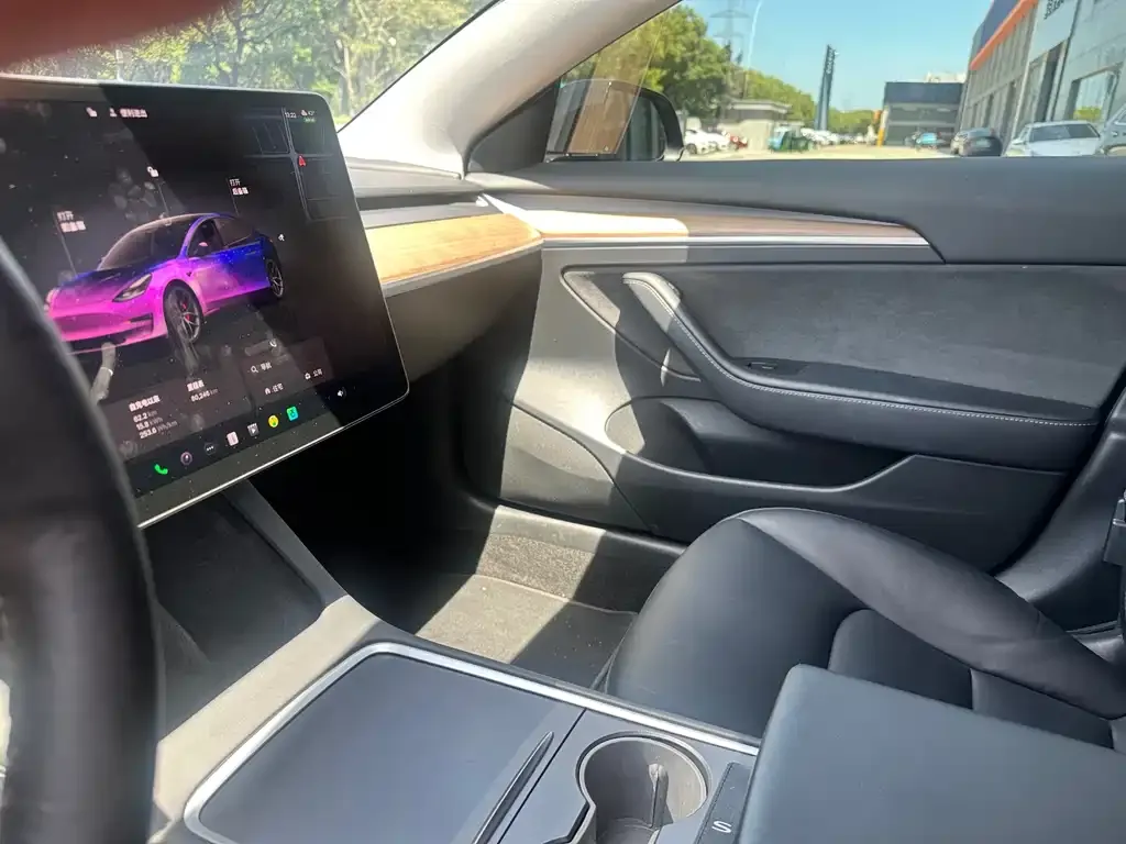 Tesla Model 3 — фото 5