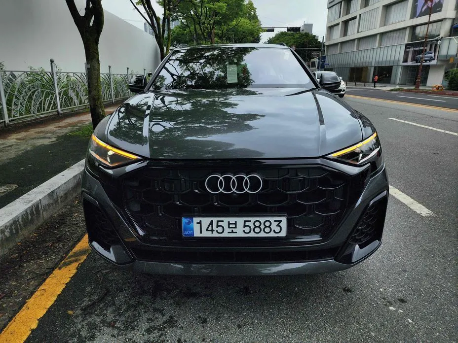 Audi Q8 — фото 1