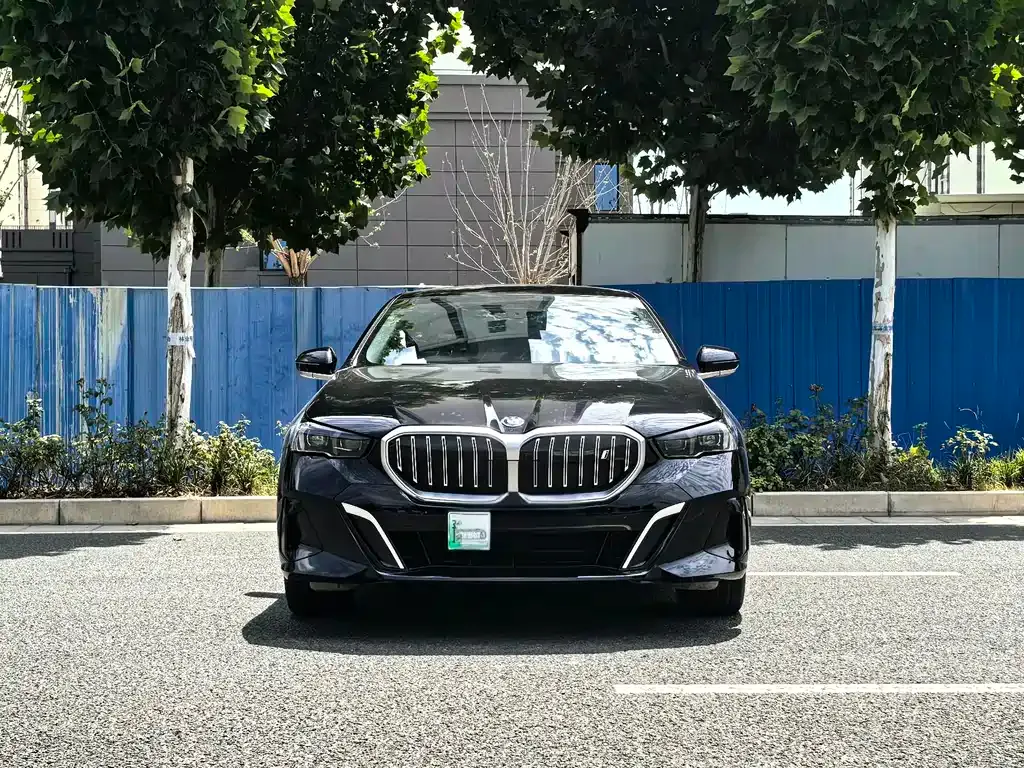 BMW i5 — фото 8