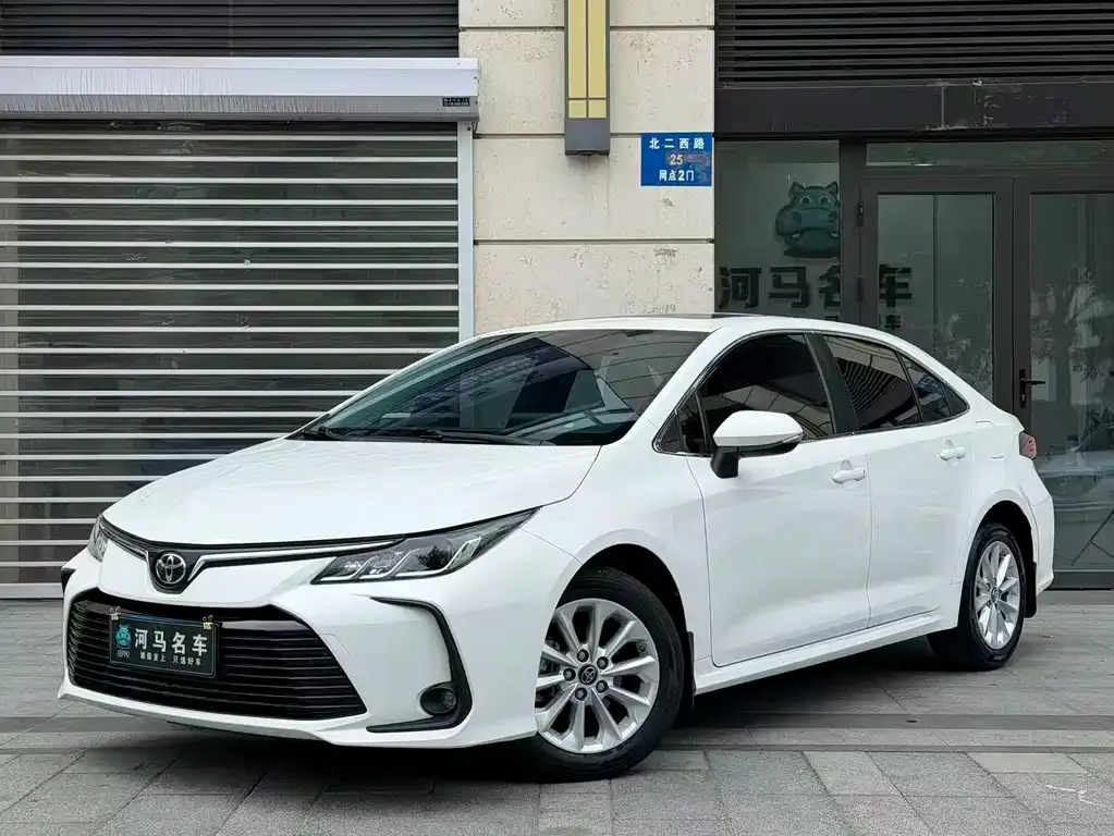 Toyota Corolla — фото 1