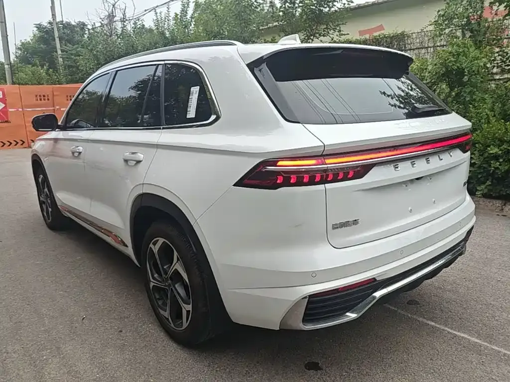 Geely Xingyue L — фото 10