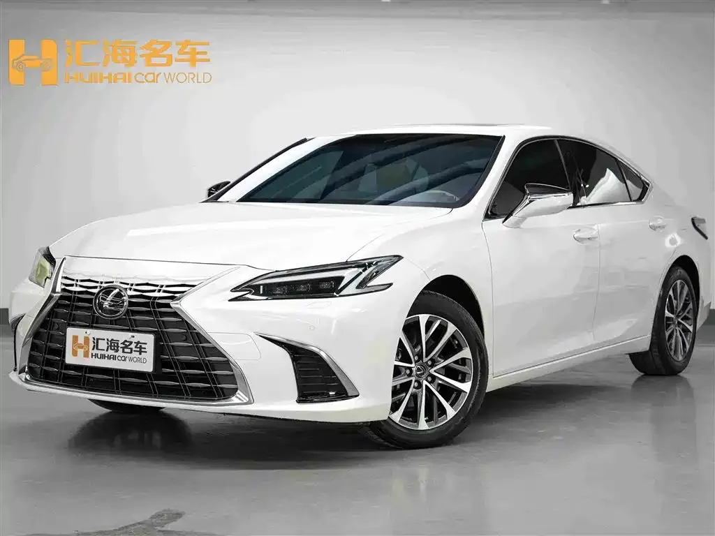 Lexus ES — фото 1