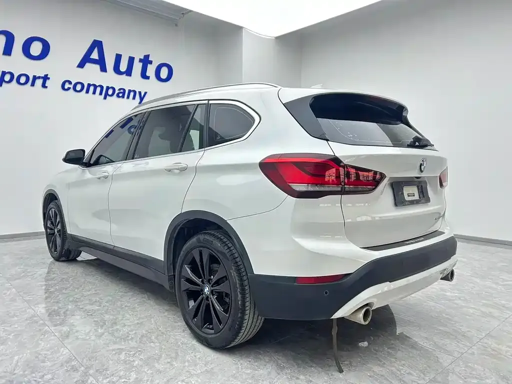 BMW X1 — фото 5