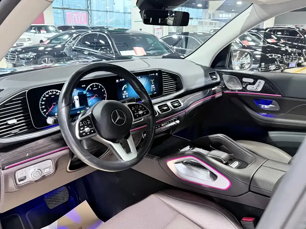 Mercedes-Benz GLS — фото 5