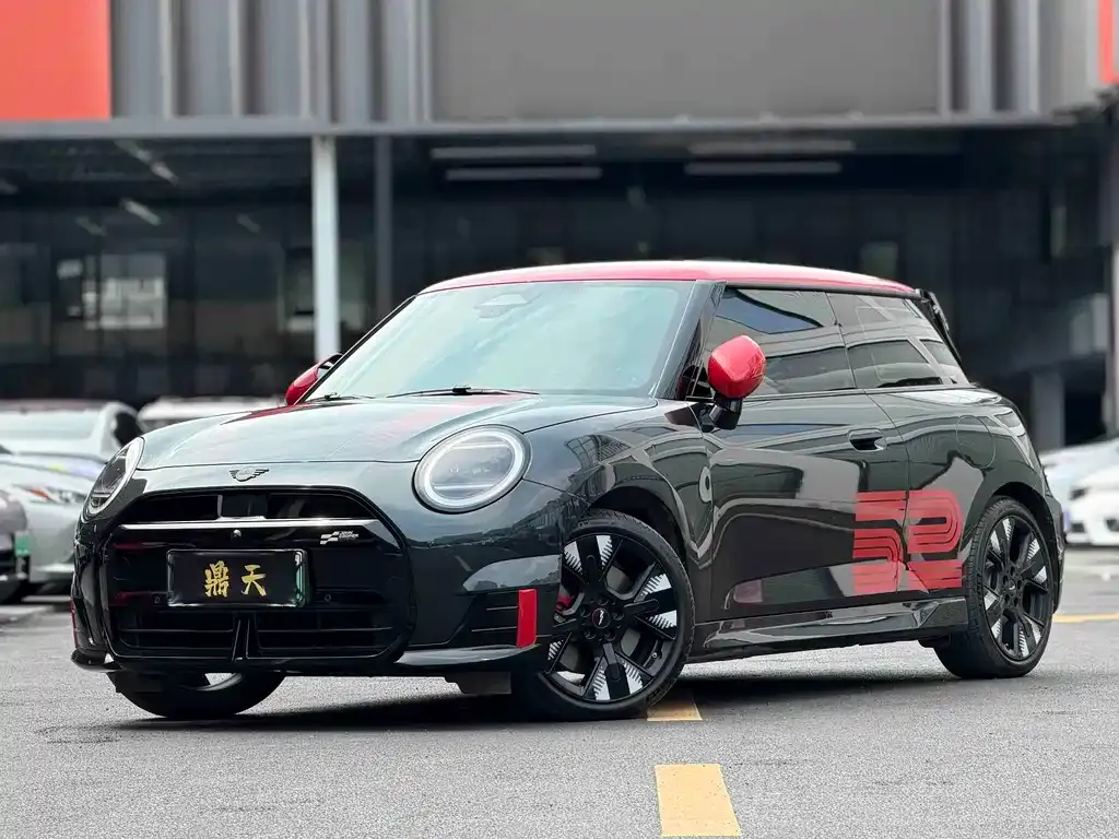 MINI JCW Electric — фото 1