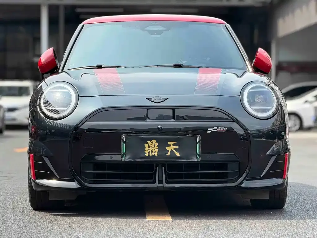 MINI JCW Electric — фото 4