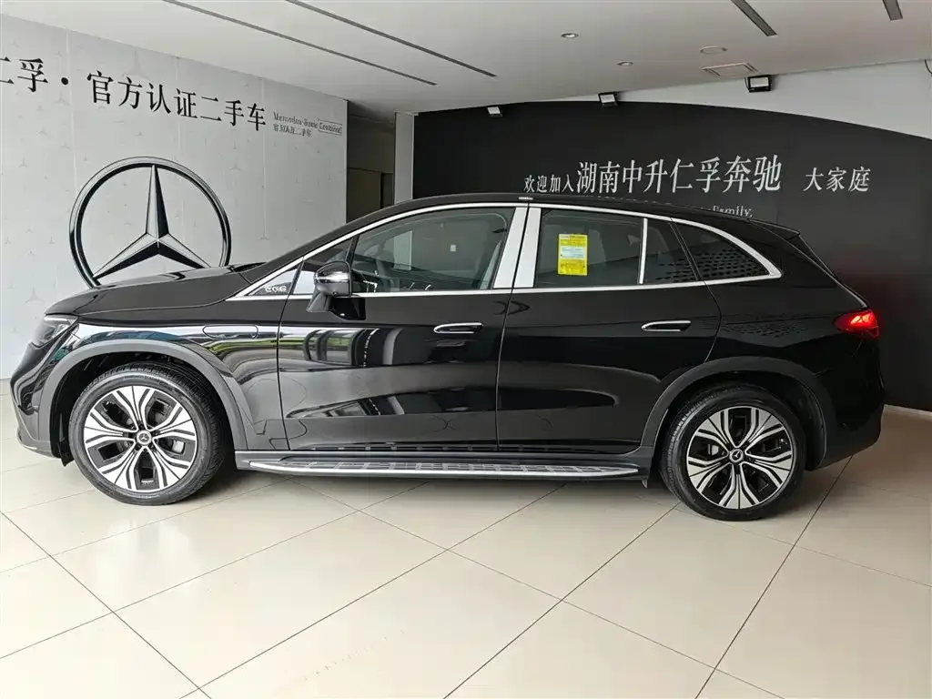 Mercedes-Benz EQE SUV — фото 3