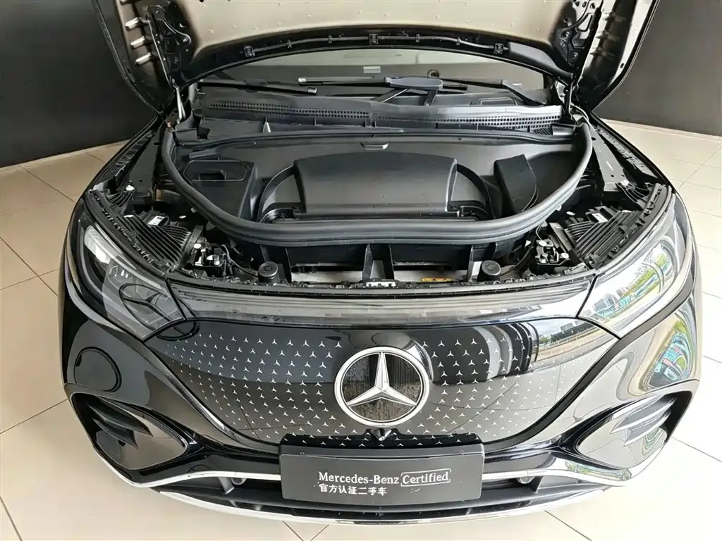 Mercedes-Benz EQE SUV — фото 8