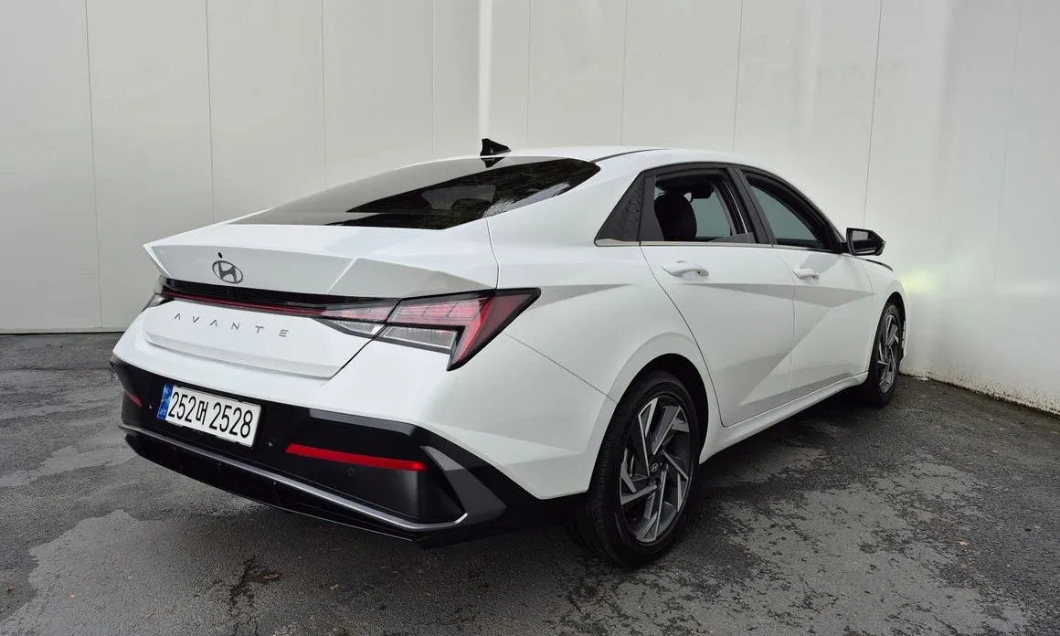 Hyundai AVANTE — фото 8