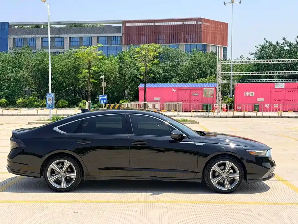 Honda Accord — фото 3