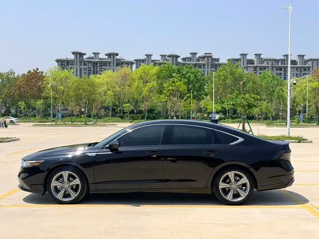 Honda Accord — фото 10