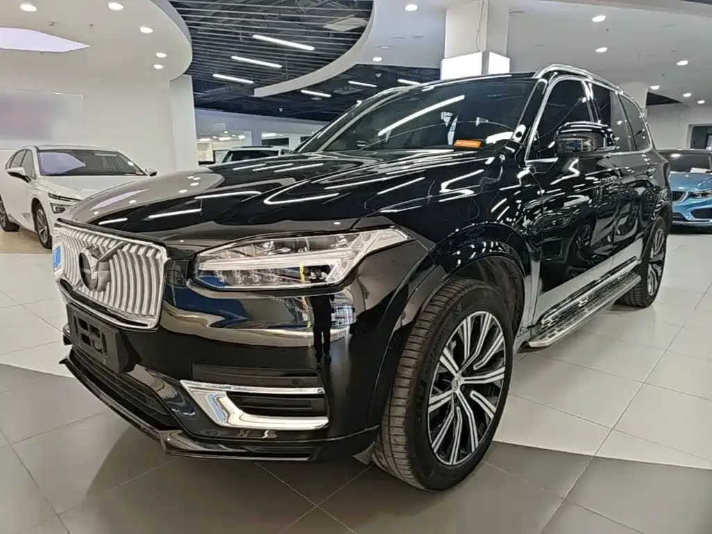 Volvo XC90 — фото 1