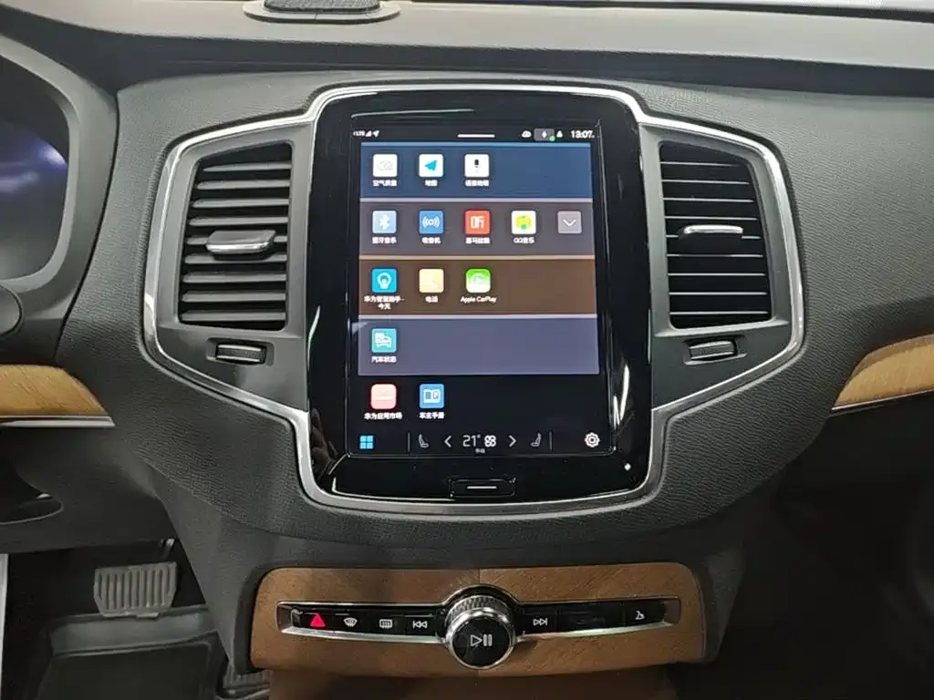 Volvo XC90 — фото 9