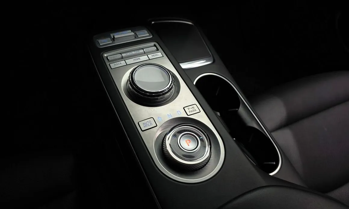 Genesis GV70 — фото 3