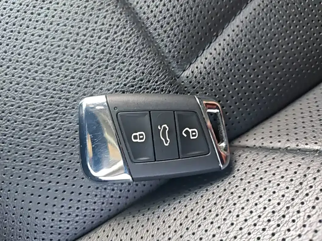 Volkswagen Passat — фото 8