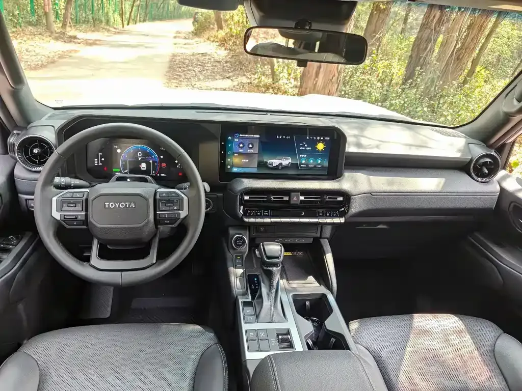 Toyota Prado 2024 из CN, фото 4