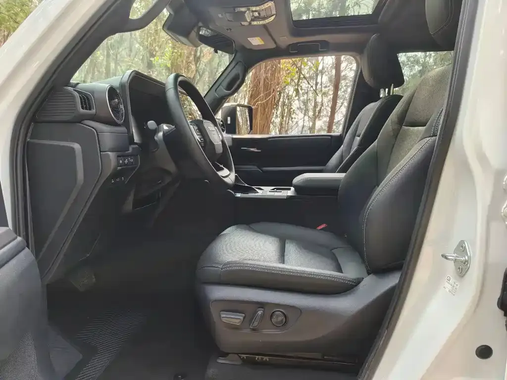 Toyota Prado 2024 из CN, фото 2