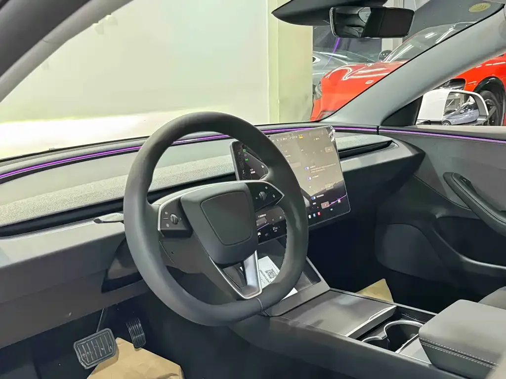 Tesla Model 3 — фото 6